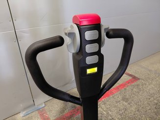 Stacker com condutor a pé Hangcha CDD15-A2MC2-ISZ
