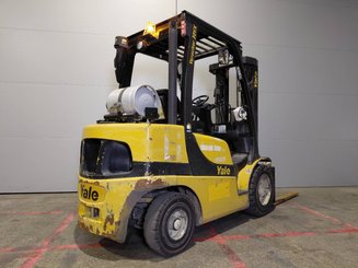 Carreta elevadora a gás Yale GLP30