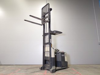 Preparador de encomendas Crown MPC3040-12 - 6