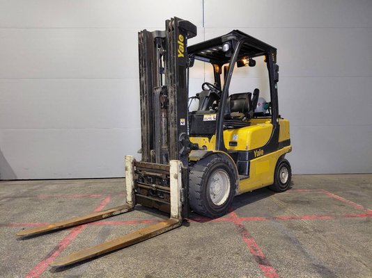 Carreta elevadora a gás Yale GLP30 - 1