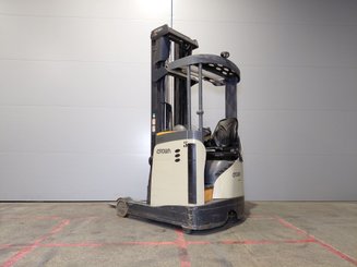 Empilhador retráctil Crown ESR 5260