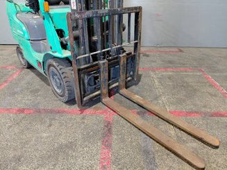 Empilhador de contrapeso 4 rodas Mitsubishi FD15 - 6
