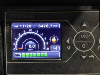 Empilhador de contrapeso 4 rodas Hyundai 45B9 - 9
