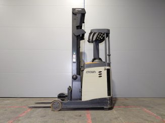 Empilhador retráctil Crown ESR 5260