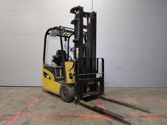 Empilhador de contrapeso 3 rodas Caterpillar EP16NT