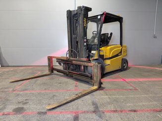 Empilhador de contrapeso 4 rodas Yale ERP45VL