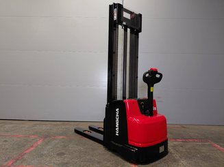 Stacker com condutor a pé Hangcha CDD16-AEC2