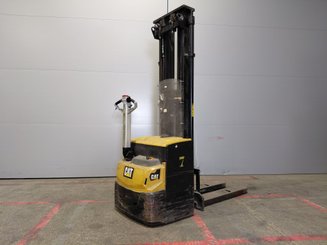 Stacker com condutor a pé Caterpillar NSP16N2