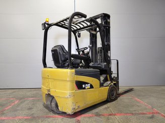 Empilhador de contrapeso 3 rodas Caterpillar EP16NT