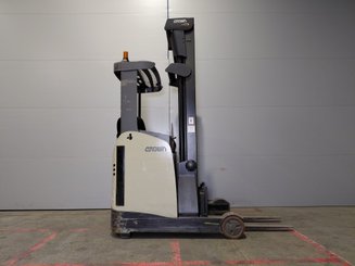Empilhador retráctil Crown ESR 5260