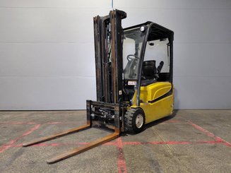 Empilhador de contrapeso 4 rodas Yale ERP20 - 1