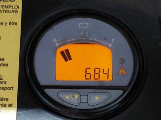 Porta-paletes eléctrico com condutor a pé Caterpillar NPP20N2E