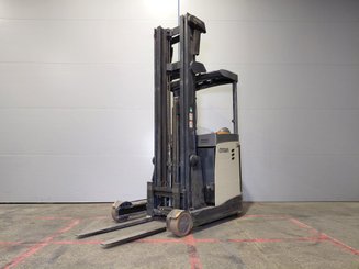 Empilhador retráctil Crown ESR 5260