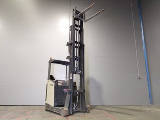 Empilhador retráctil Crown ESR 5260
