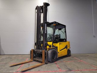Empilhador de contrapeso 4 rodas Hyundai 45B9