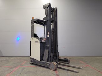Empilhador retráctil Crown ESR 5260