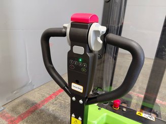 Stacker com condutor a pé Hangcha CDD15-A2MC2-ISZ