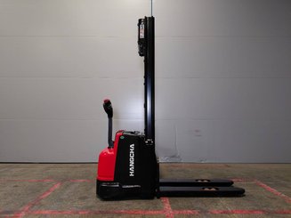 Stacker com condutor a pé Hangcha CDD16-AEC2