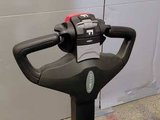 Stacker com condutor a pé Hangcha CDD16-XT1-SI