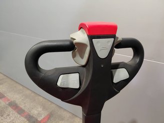 Stacker com condutor a pé Hangcha CDD16-AC1-L