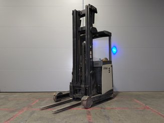 Empilhador retráctil Crown ESR 5260