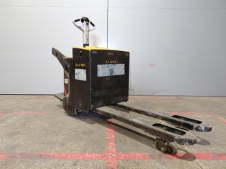 Porta-paletes eléctrico com condutor transportado Caterpillar NPV20N2