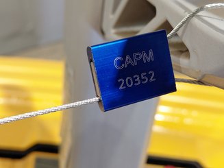 Porta-paletes eléctrico com condutor transportado Caterpillar NPV20N2