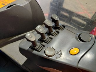 Empilhador retráctil Crown ESR 5260