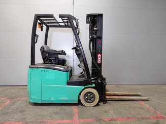 Empilhador de contrapeso 3 rodas Mitsubishi FB15PNT
