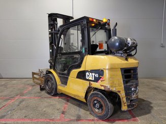 Empilhador de contrapeso 4 rodas Caterpillar GP45NTD