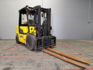 Empilhador de contrapeso 4 rodas Hyundai 45L-7
