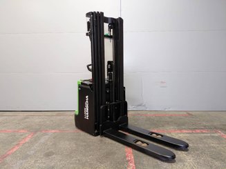 Stacker com condutor a pé Hangcha CDD16-XT1-SI