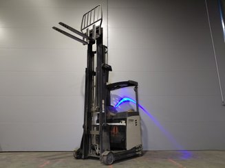 Empilhador retráctil Crown ESR 5260