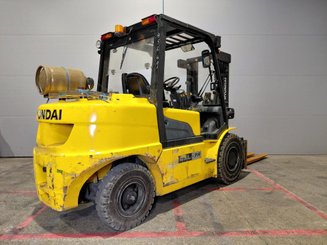 Empilhador de contrapeso 4 rodas Hyundai 45L-7