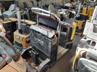 Trator de reboque Caterpillar NTR30N