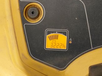 Porta-paletes eléctrico com condutor transportado Caterpillar NPV20N2
