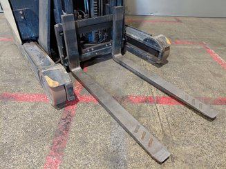 Empilhador retráctil Crown ESR 5260 - 8