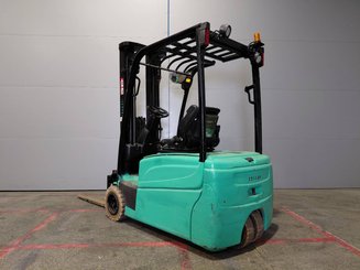 Empilhador de contrapeso 3 rodas Yale ERP16VTLWB - 2