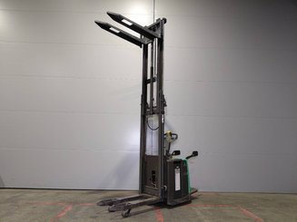 Levantador com plataforma dobrável Mitsubishi SBV12P