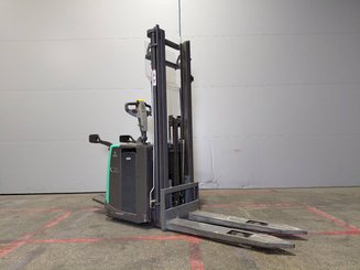 Levantador com plataforma dobrável Mitsubishi SBV12P