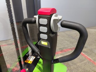 Stacker com condutor a pé Hangcha CDD15-A2MC2-ISZ