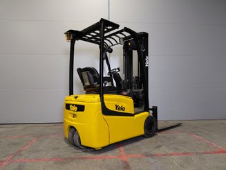 Carreta elevadora elétrica Yale ERP16VT SWB