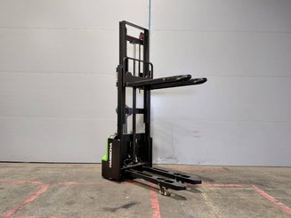 Stacker com condutor a pé Hangcha CDD12-AMC2-Li - 1
