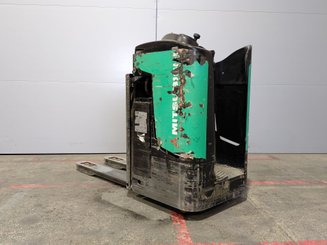 Porta-paletes eléctrico com condutor transportado Mitsubishi PBR20N - 1