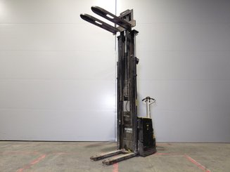 Stacker com condutor a pé Caterpillar NSP16N2