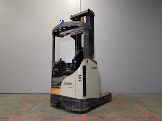 Empilhador retráctil Crown ESR 5260