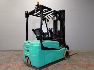 Empilhador de contrapeso 3 rodas Yale ERP16VTLWB - 3