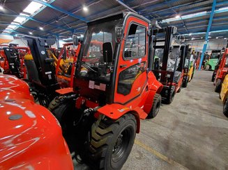 Carreta elevadora todo terreno Hangcha TT35-2 (CPCD35-X2W98E-RT2)