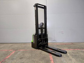 Stacker com condutor a pé Hangcha CDD12-AMC2-Li