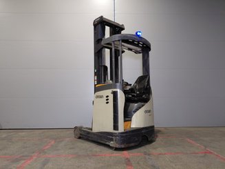Empilhador retráctil Crown ESR 5260
